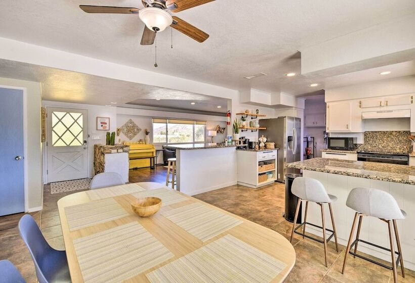 Desert Retreat W/ Backyard Oasis & Mtn Views!