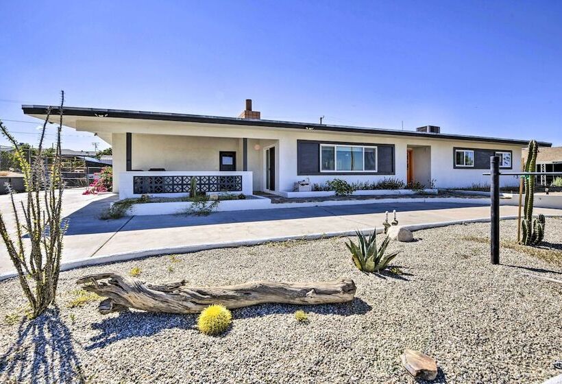 Desert Retreat W/ Backyard Oasis & Mtn Views!