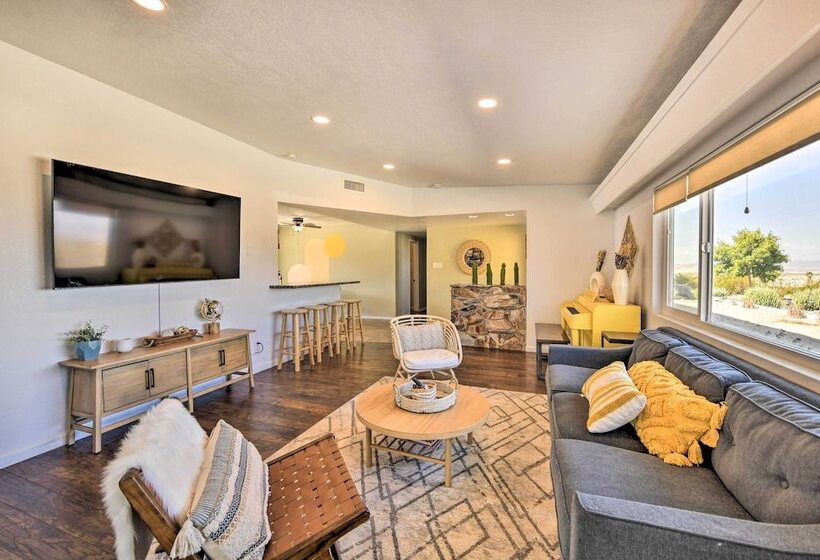 Desert Retreat W/ Backyard Oasis & Mtn Views!