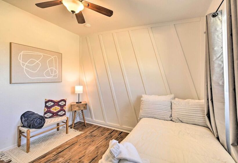 Desert Retreat W/ Backyard Oasis & Mtn Views!