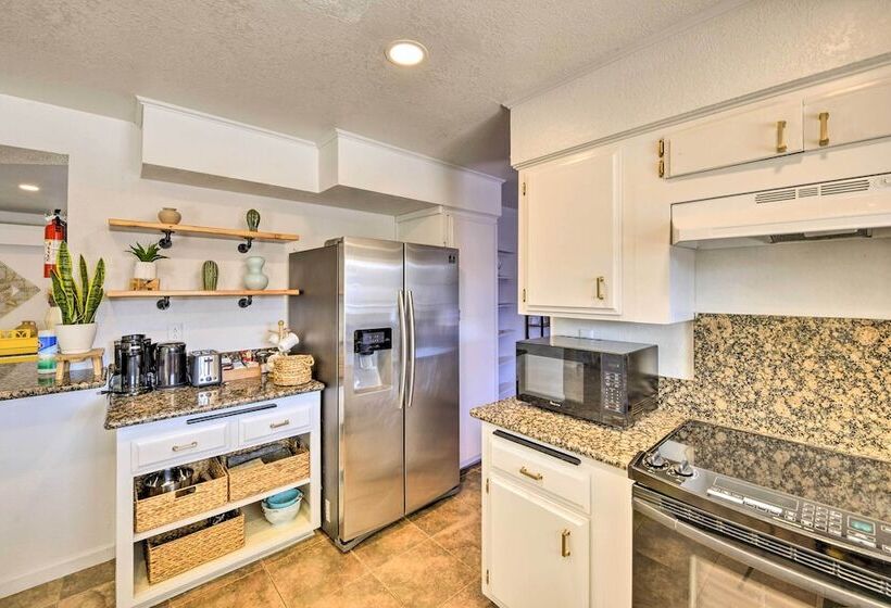 Desert Retreat W/ Backyard Oasis & Mtn Views!