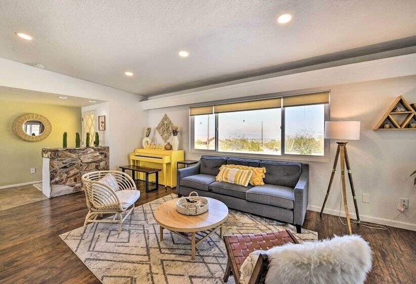 Desert Retreat W/ Backyard Oasis & Mtn Views!