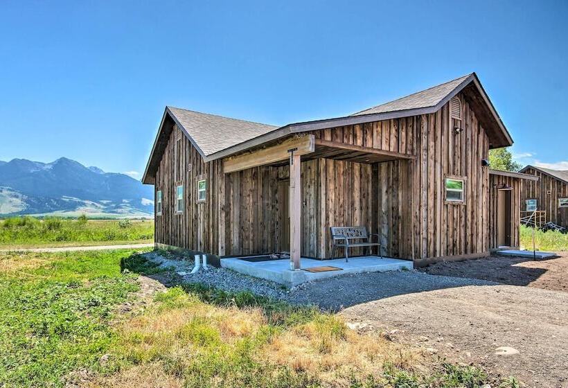 Dreamy Mountain View Cabin Near Yellowstone!