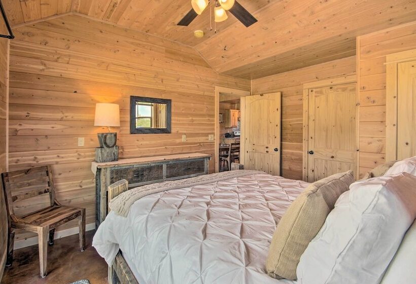 Dreamy Mountain View Cabin Near Yellowstone!