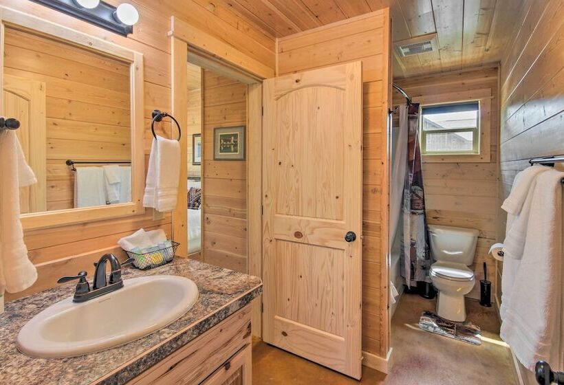 Dreamy Mountain View Cabin Near Yellowstone!