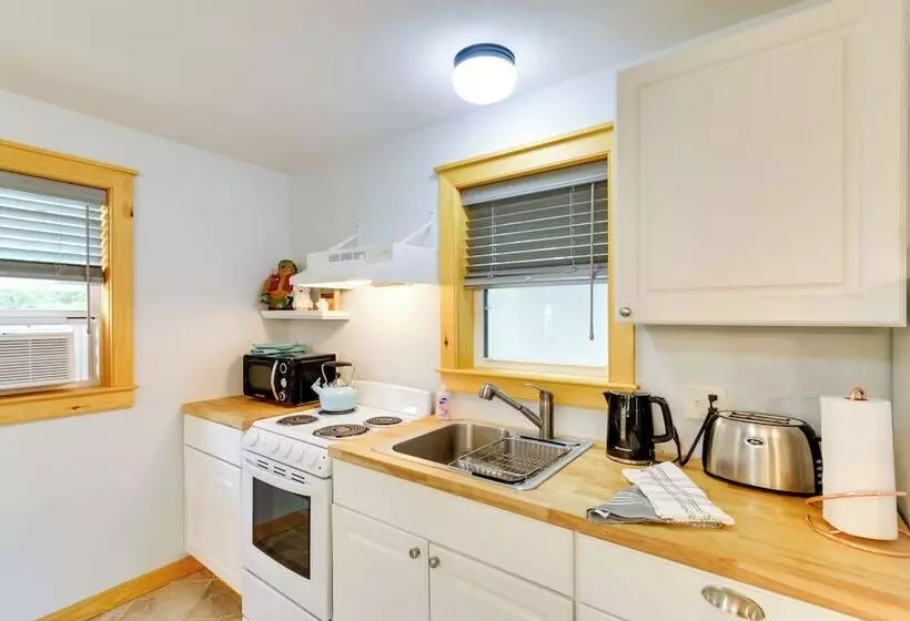 East Otis Vacation Rental W/ Private Deck & Bbq!