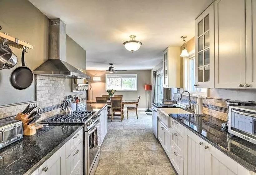 Family Friendly Home W/ Back Yard & Game Room!