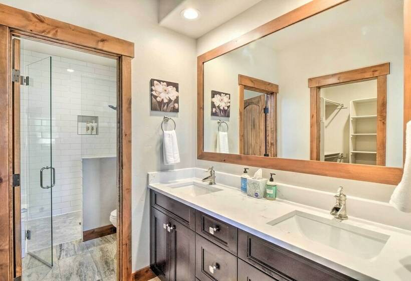 Frisco House  Rooftop Deck W/ Fire Pit Table