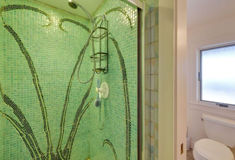 Wellfleet Home W/ Deck, Bay Views & Kayaks