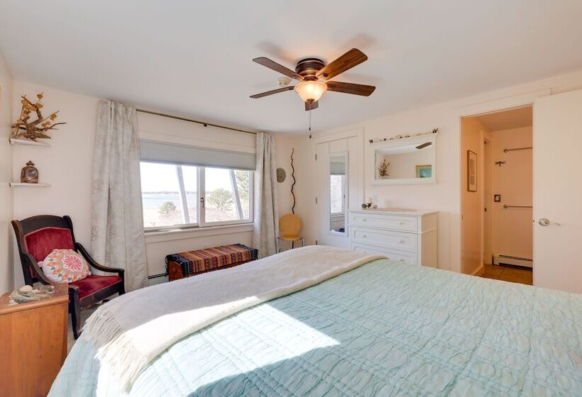 Wellfleet Home W/ Deck, Bay Views & Kayaks