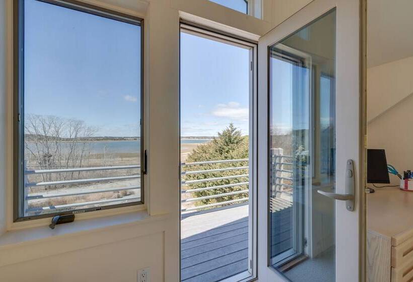 Wellfleet Home W/ Deck, Bay Views & Kayaks