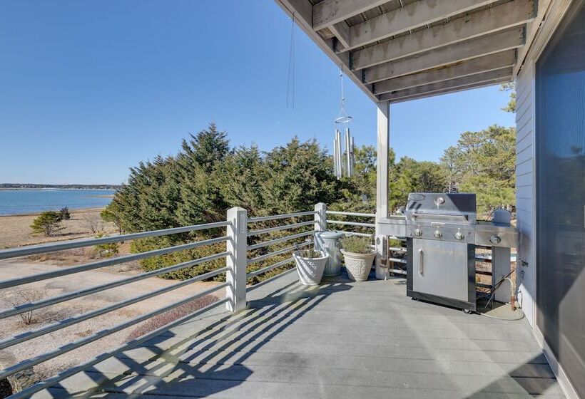 Wellfleet Home W/ Deck, Bay Views & Kayaks