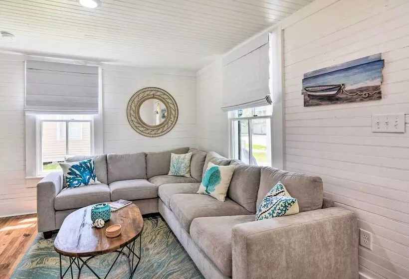 Walk To The Strand: Historic Galveston Home!