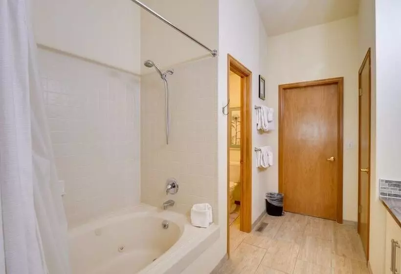 Homey Dog Friendly Retreat W/ Deck In Dtwn Frisco!