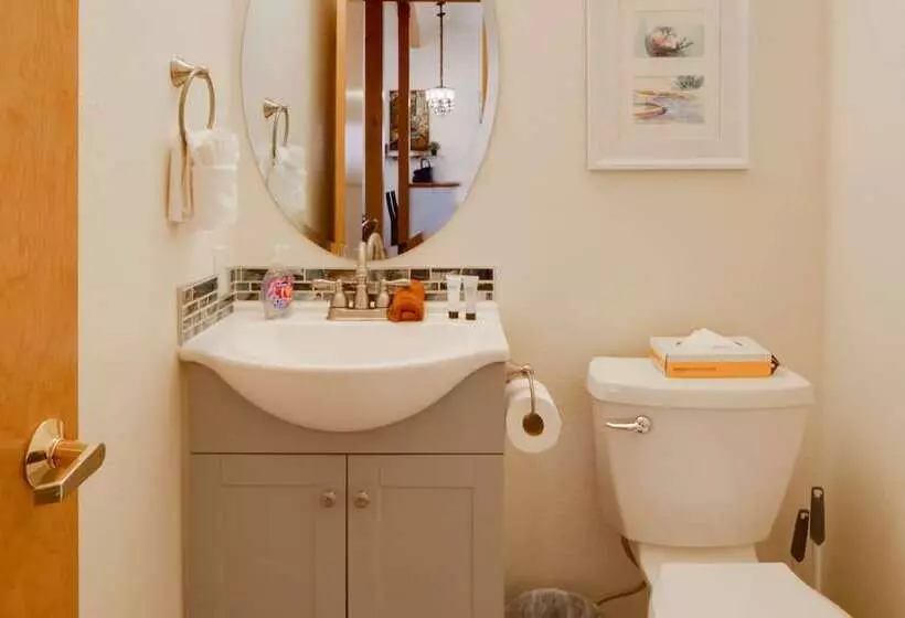 Homey Dog Friendly Retreat W/ Deck In Dtwn Frisco!