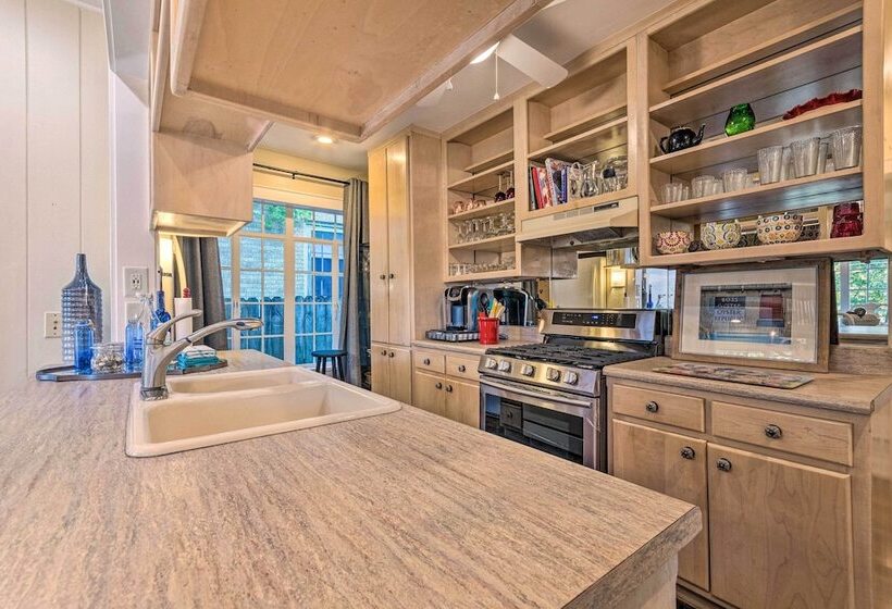 2 Mi To Hot Springs Nat L Park: Hot Tub Haven!