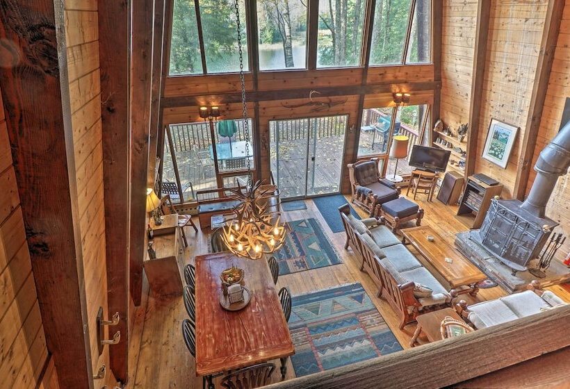 Lakefront Berkshires Retreat W/ Deck, Dock & Boat!