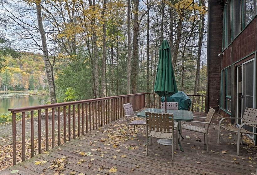 Lakefront Berkshires Retreat W/ Deck, Dock & Boat!