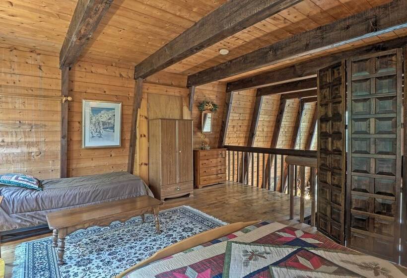 Lakefront Berkshires Retreat W/ Deck, Dock & Boat!