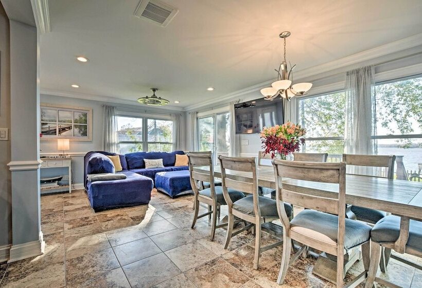 Lakefront Home W/ Game Room, Theater & Dock!