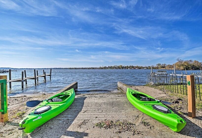 Lakefront Home W/ Game Room, Theater & Dock!