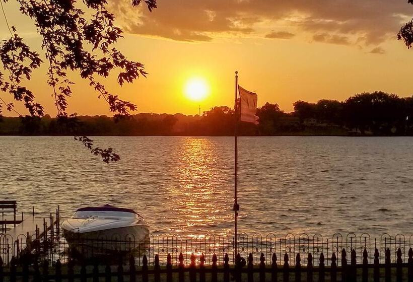 Lakefront Home W/ Game Room, Theater & Dock!