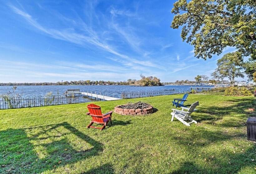 Lakefront Home W/ Game Room, Theater & Dock!