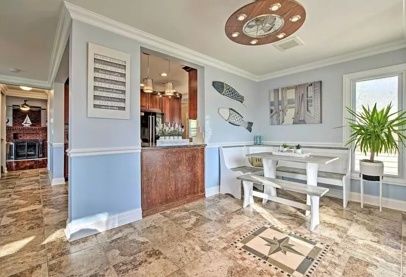 Lakefront Home W/ Game Room, Theater & Dock!