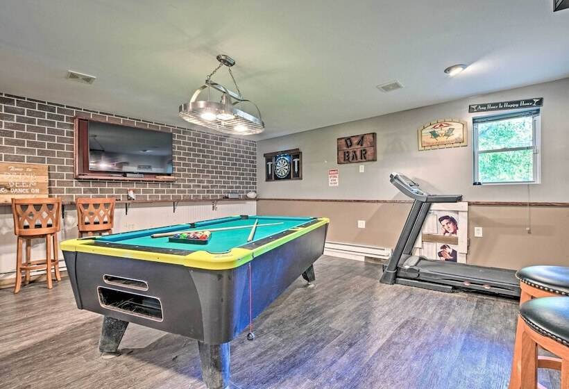 Lakefront Home W/ Game Room, Theater & Dock!