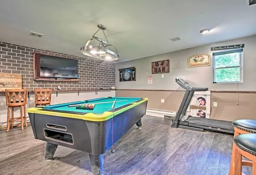 Lakefront Home W/ Game Room, Theater & Dock!
