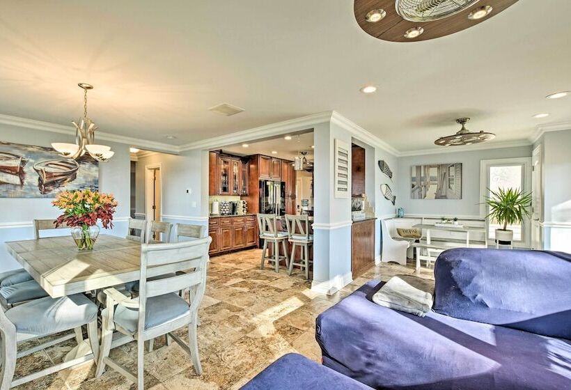 Lakefront Home W/ Game Room, Theater & Dock!