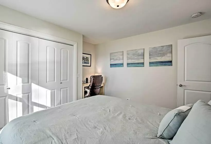 Lakefront Home W/ Game Room, Theater & Dock!