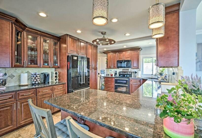 Lakefront Home W/ Game Room, Theater & Dock!