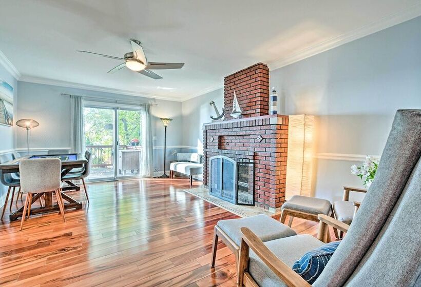 Lakefront Home W/ Game Room, Theater & Dock!