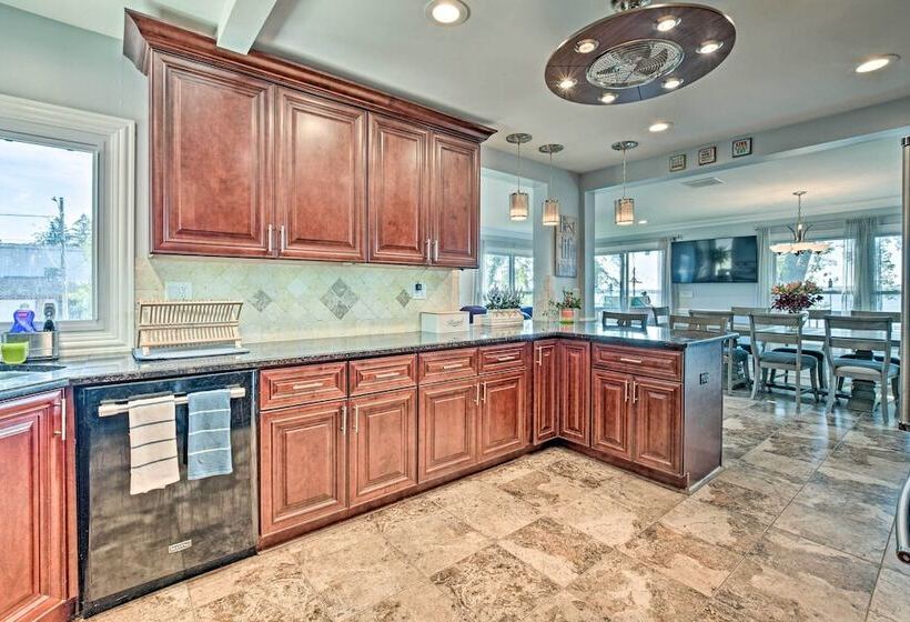 Lakefront Home W/ Game Room, Theater & Dock!