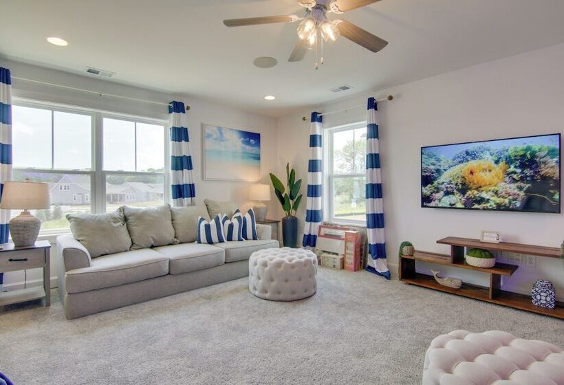 Ocean View Home W/ Beach Shuttle, 5 Mi To Coast!