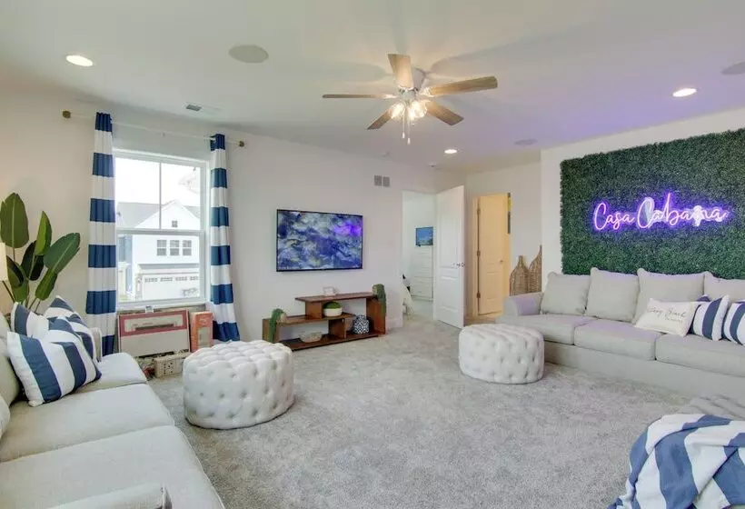 Ocean View Home W/ Beach Shuttle, 5 Mi To Coast!