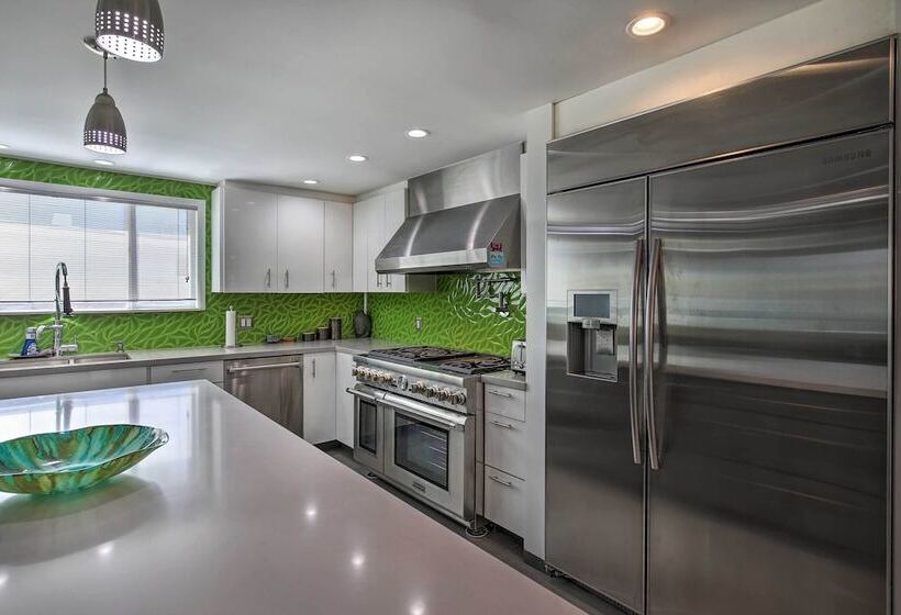 Palm Springs Home: Casita + Fire Pit!