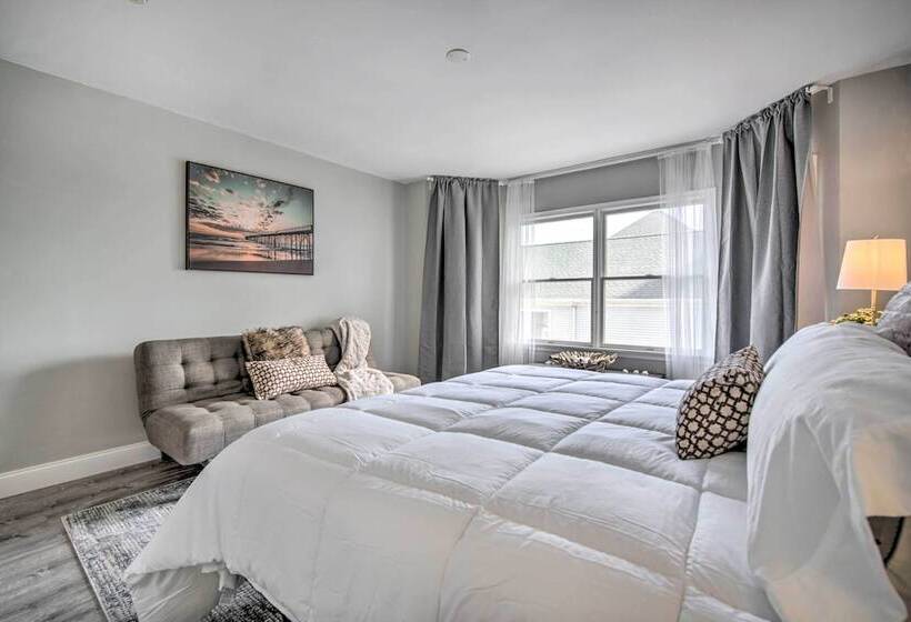 Modern Atlantic City House: Walk To Beach!