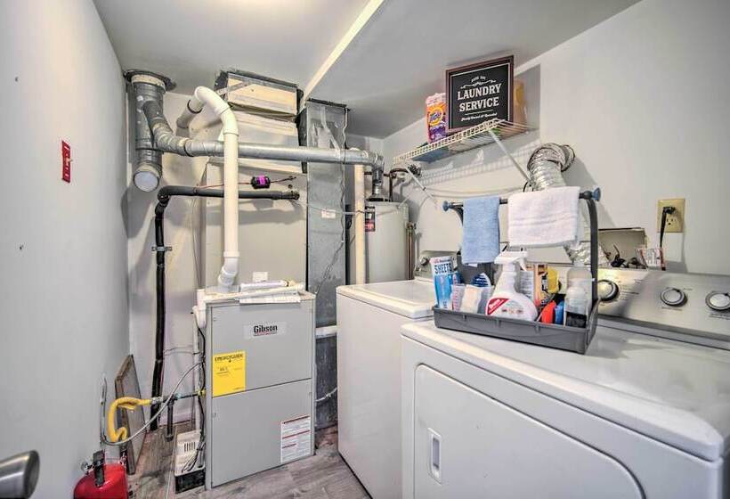 Modern Atlantic City House: Walk To Beach!