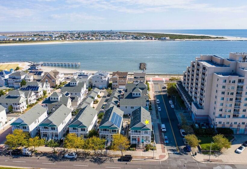 Modern Atlantic City House: Walk To Beach!