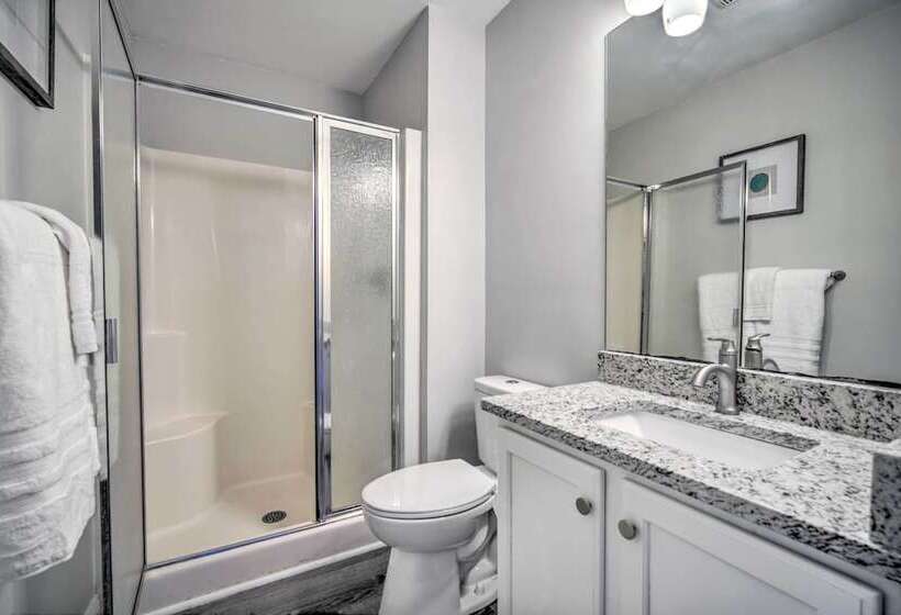 Modern Atlantic City House: Walk To Beach!