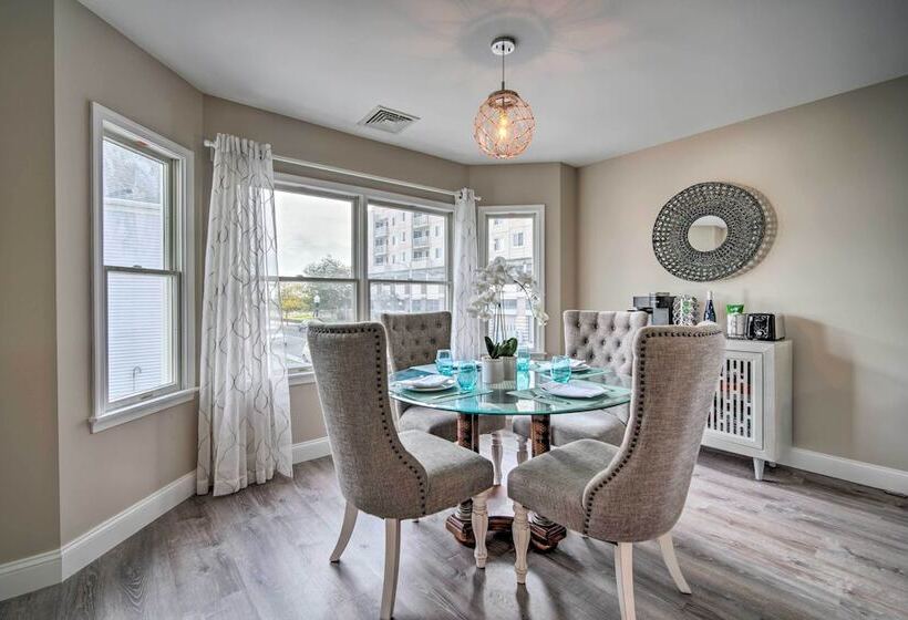 Modern Atlantic City House: Walk To Beach!