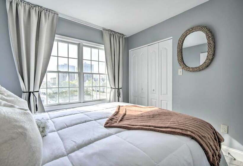 Modern Atlantic City House: Walk To Beach!