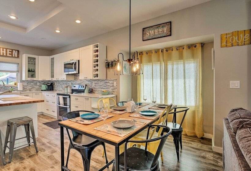 7 Mi To Dtwn Denver: Arvada Home W/ Patio