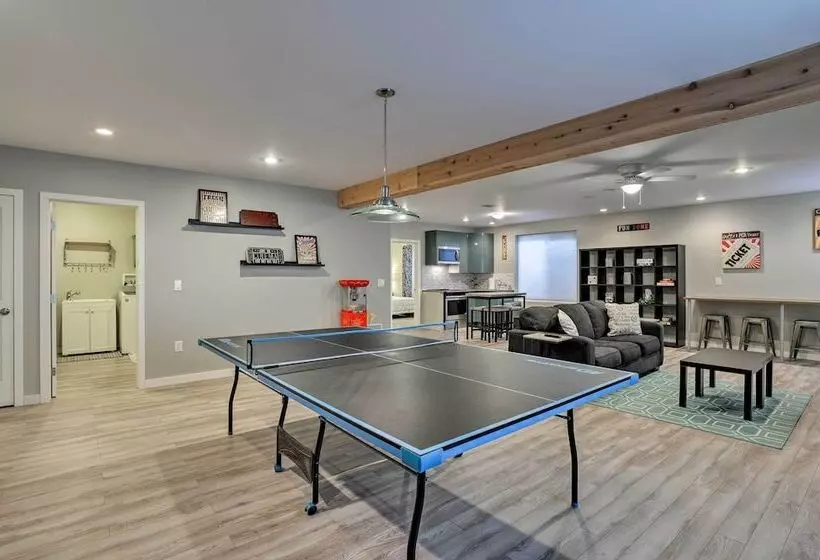 7 Mi To Dtwn Denver: Arvada Home W/ Patio