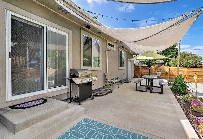 7 Mi To Dtwn Denver: Arvada Home W/ Patio