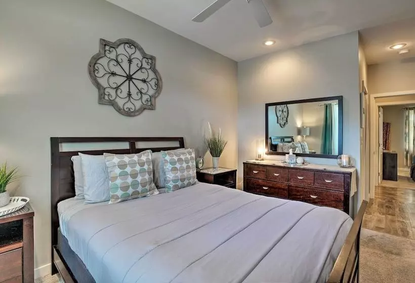 7 Mi To Dtwn Denver: Arvada Home W/ Patio