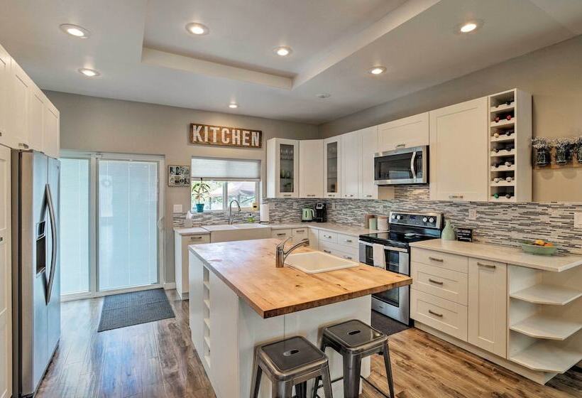 7 Mi To Dtwn Denver: Arvada Home W/ Patio