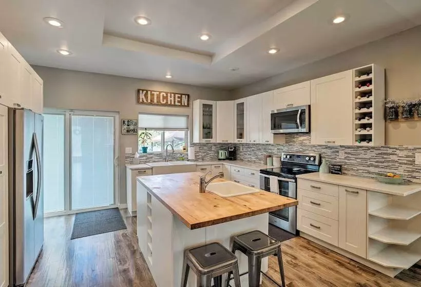 7 Mi To Dtwn Denver: Arvada Home W/ Patio